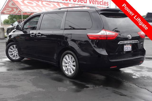 Used 2017 Toyota Sienna Limited Premium FWD image 10