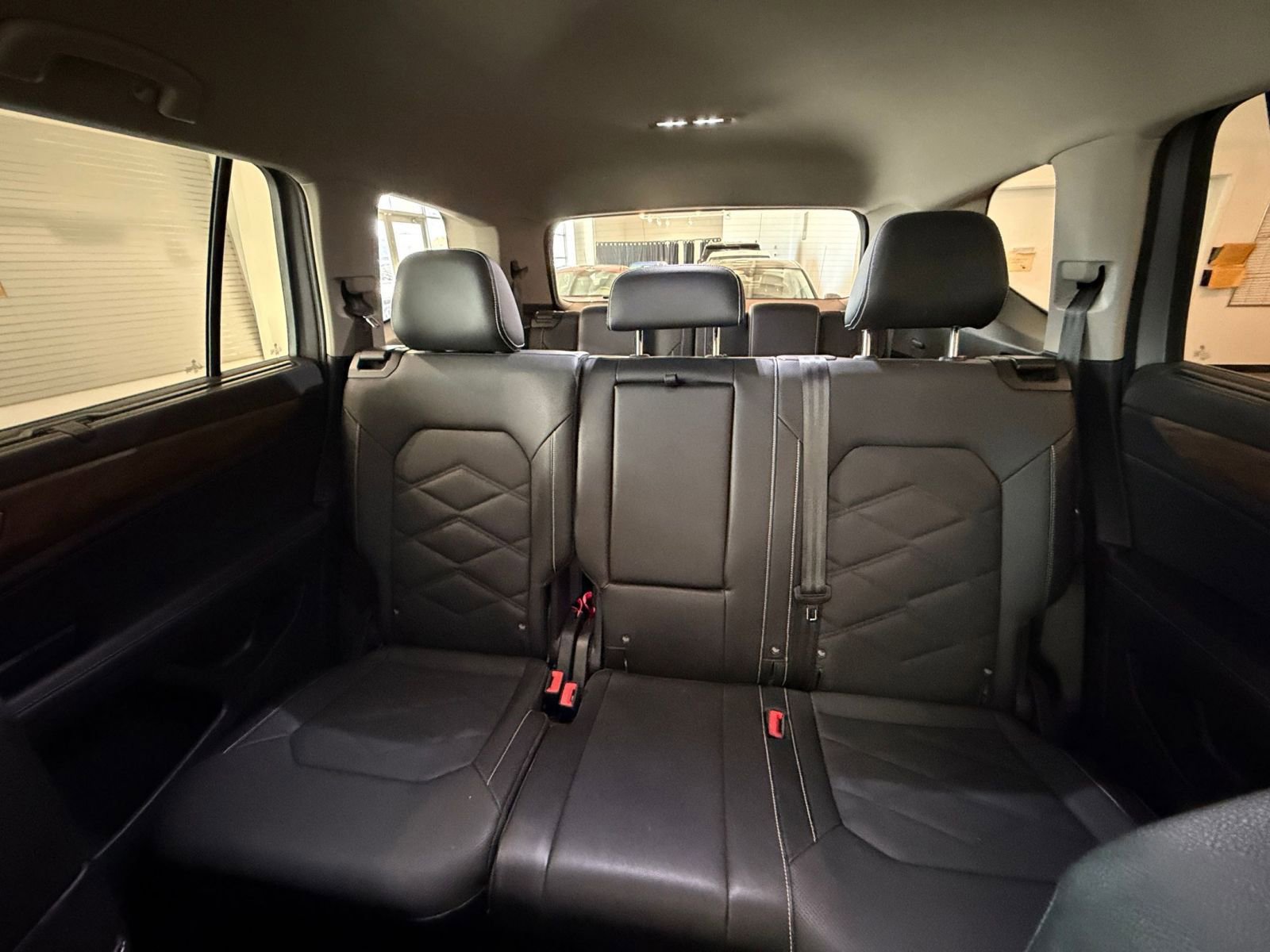 Used 2025 Volkswagen Atlas SE image 38