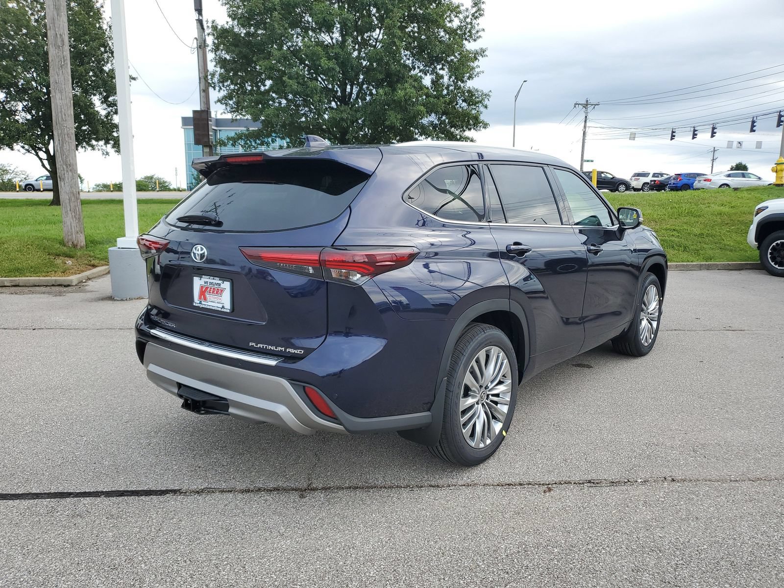 New 2026 Toyota Highlander Platinum AWD/4WD image 4
