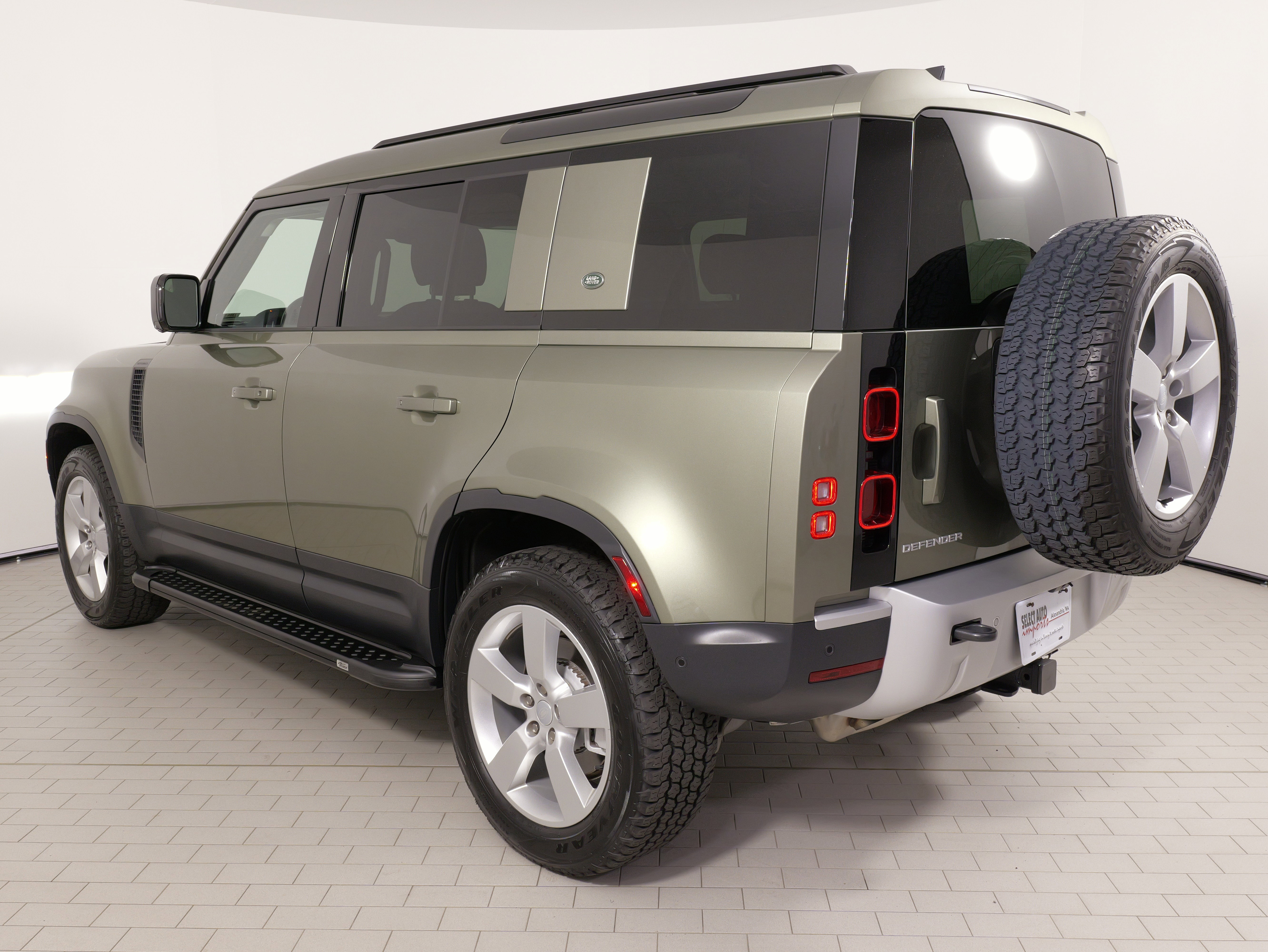 Used 2024 Land Rover Defender 110 S AWD/4WD image 15