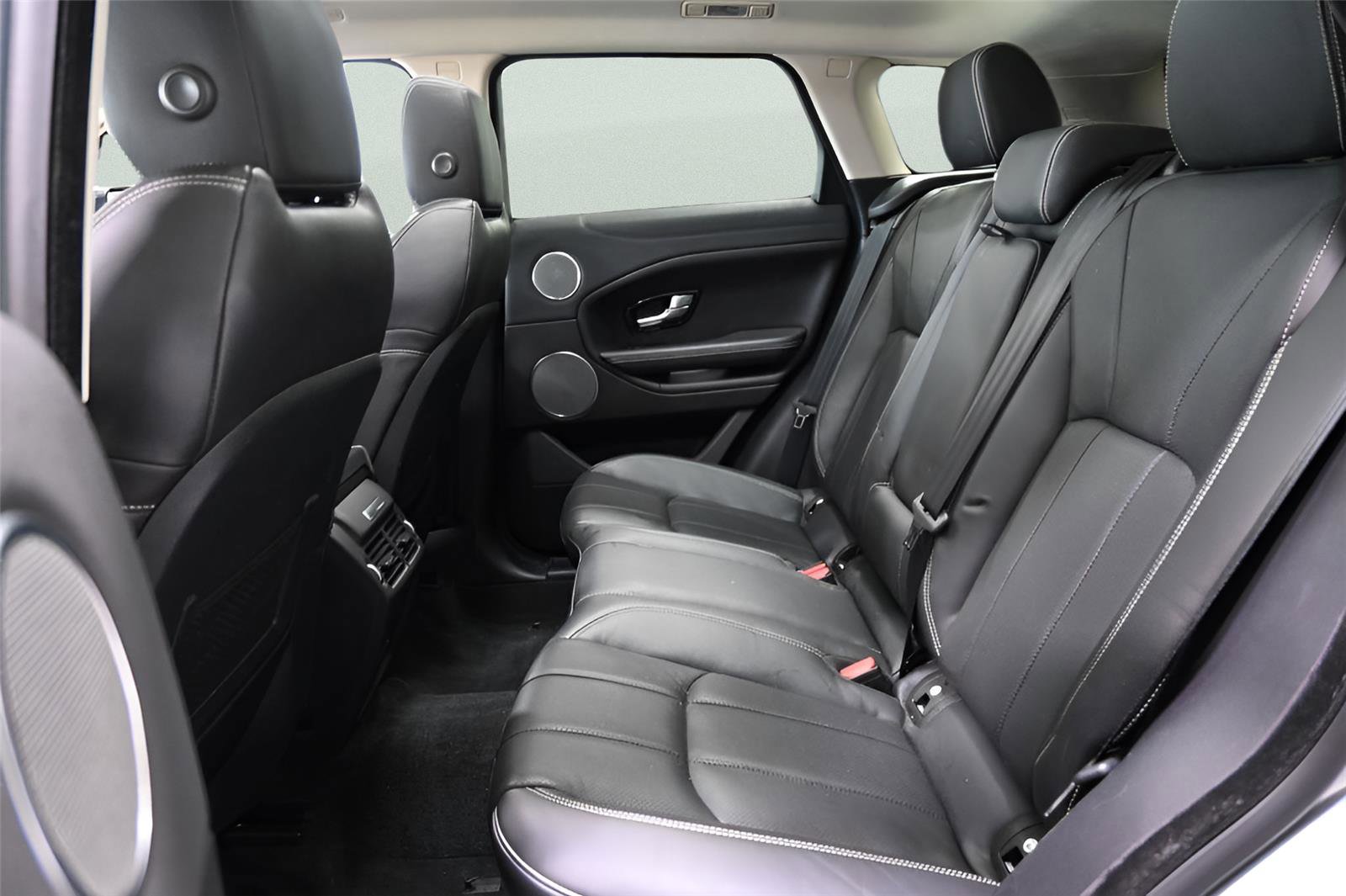 Used 2019 Land Rover Range Rover Evoque HSE AWD/4WD image 14