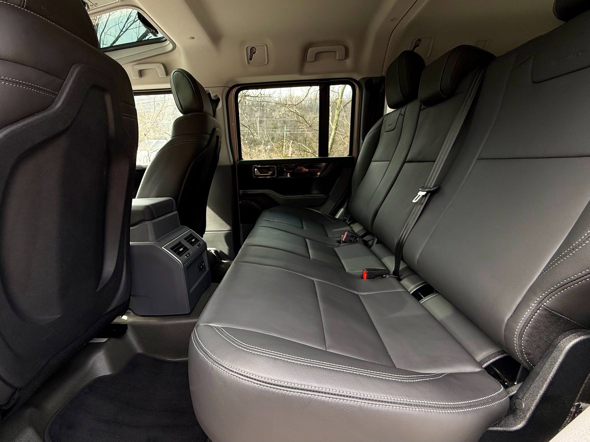 Used 2025 INEOS Grenadier image 9