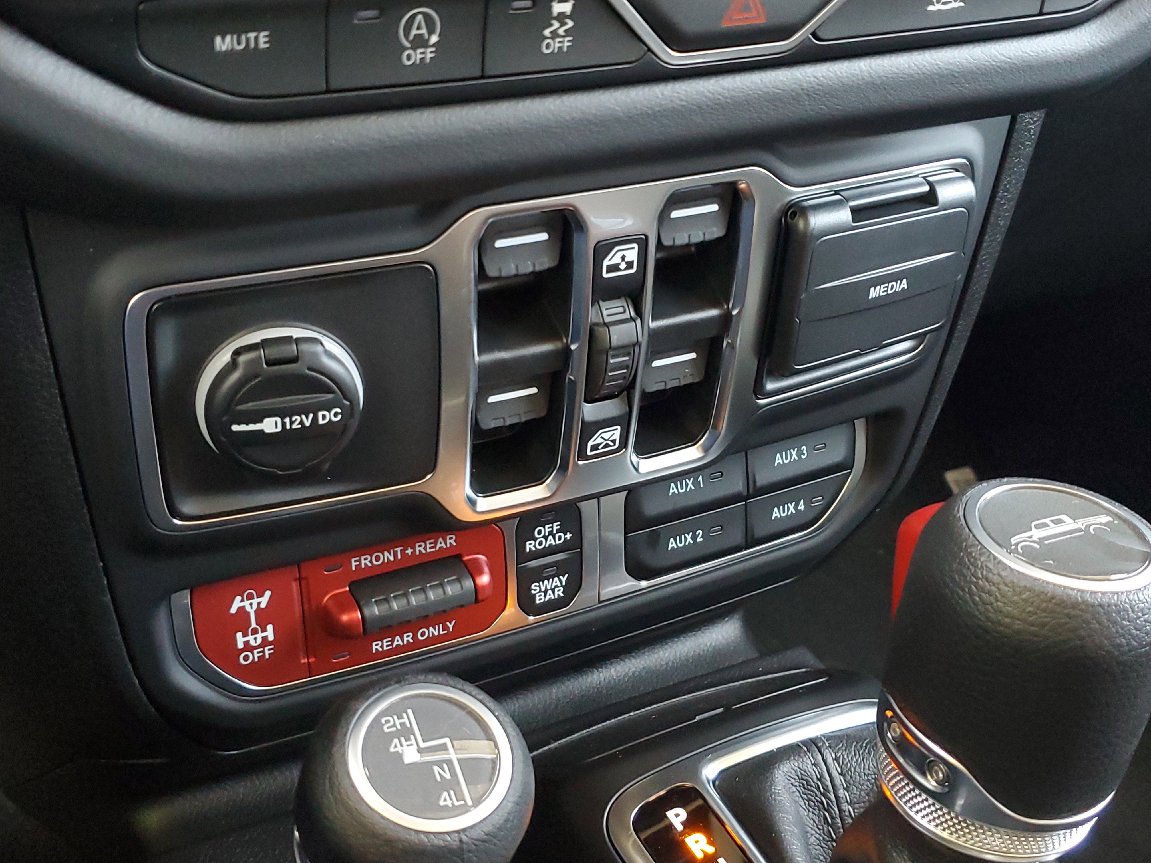 New 2025 Jeep Gladiator Rubicon image 27