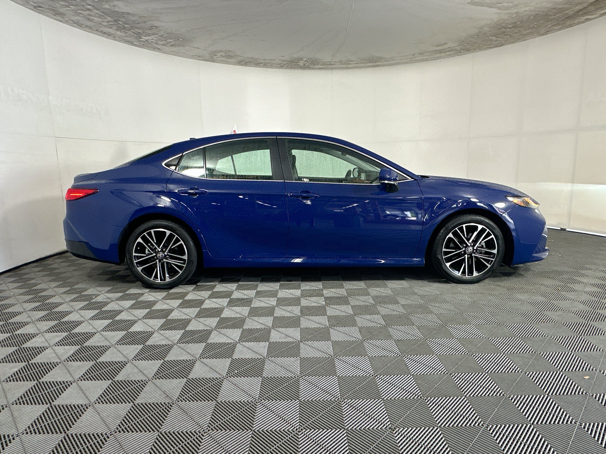 Used 2026 Toyota Camry XLE FWD image 2