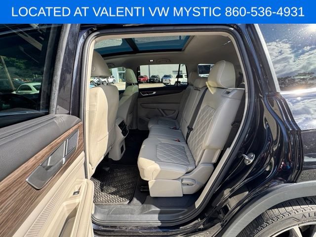 Used 2024 Volkswagen Atlas SEL Premium R-Line AWD/4WD image 9