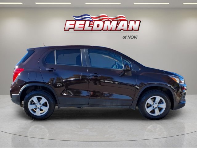Used 2022 Chevrolet Trax LS w/ Tint and Cruise Package AWD/4WD image 16