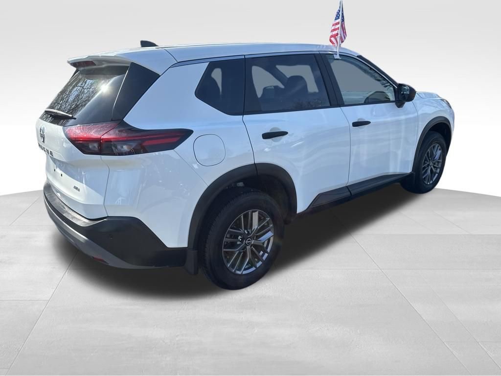 Used 2023 Nissan Rogue S image 23