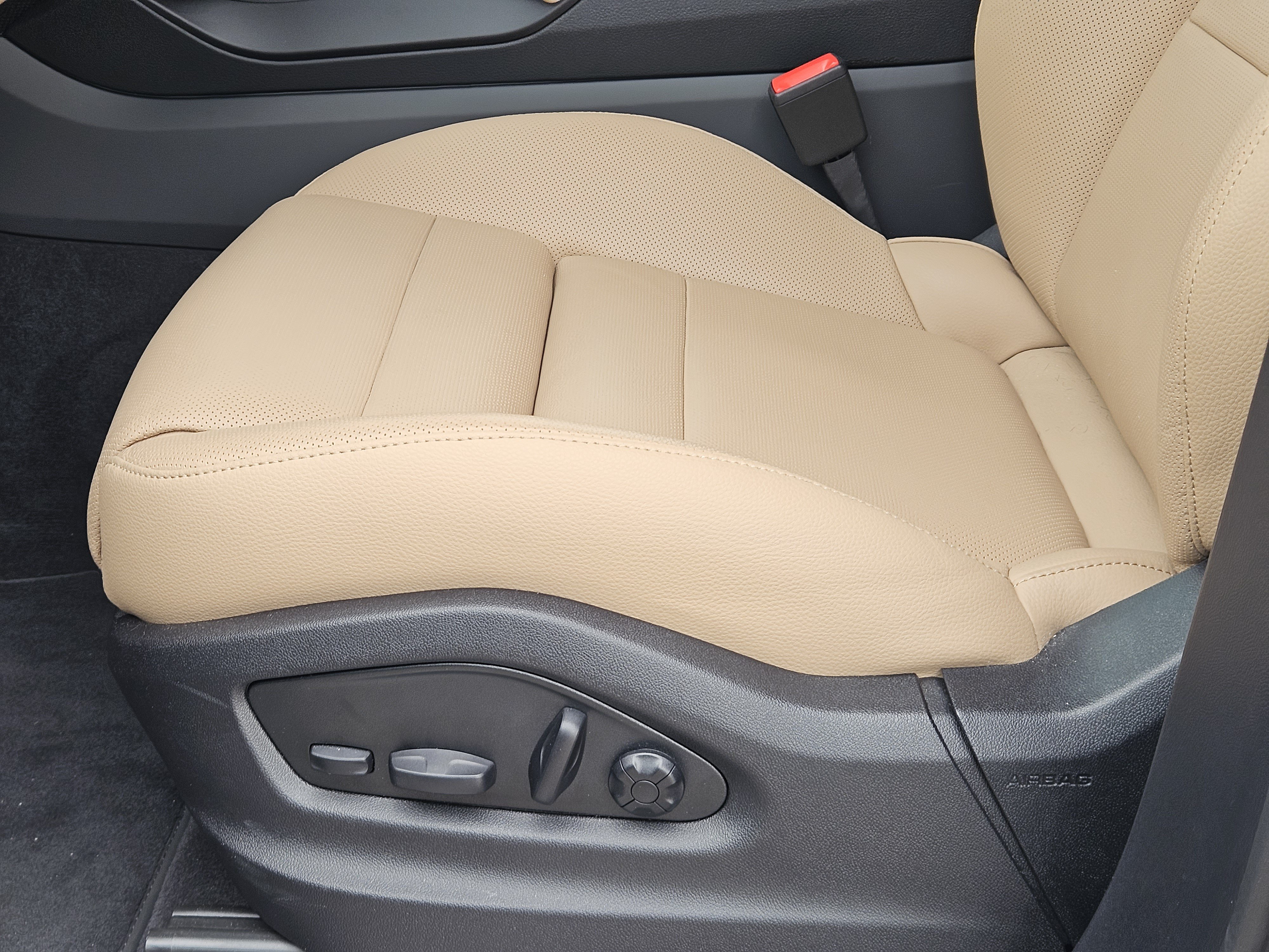 Certified 2026 Porsche Cayenne AWD/4WD image 23