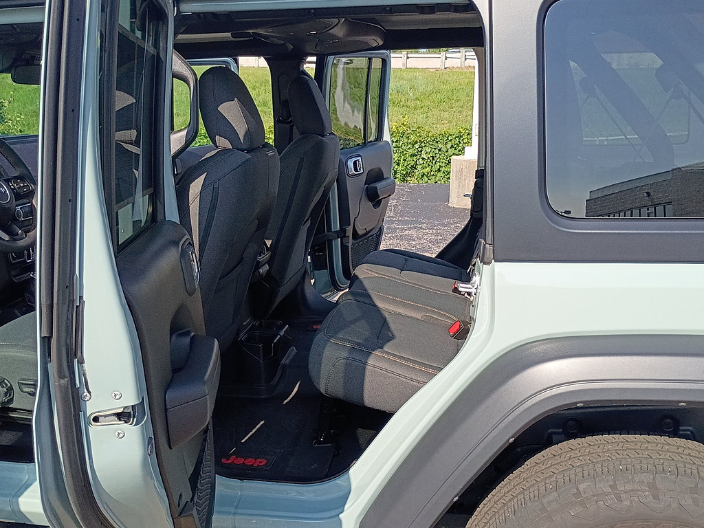 Used 2024 Jeep Wrangler Unlimited Sport AWD/4WD image 13