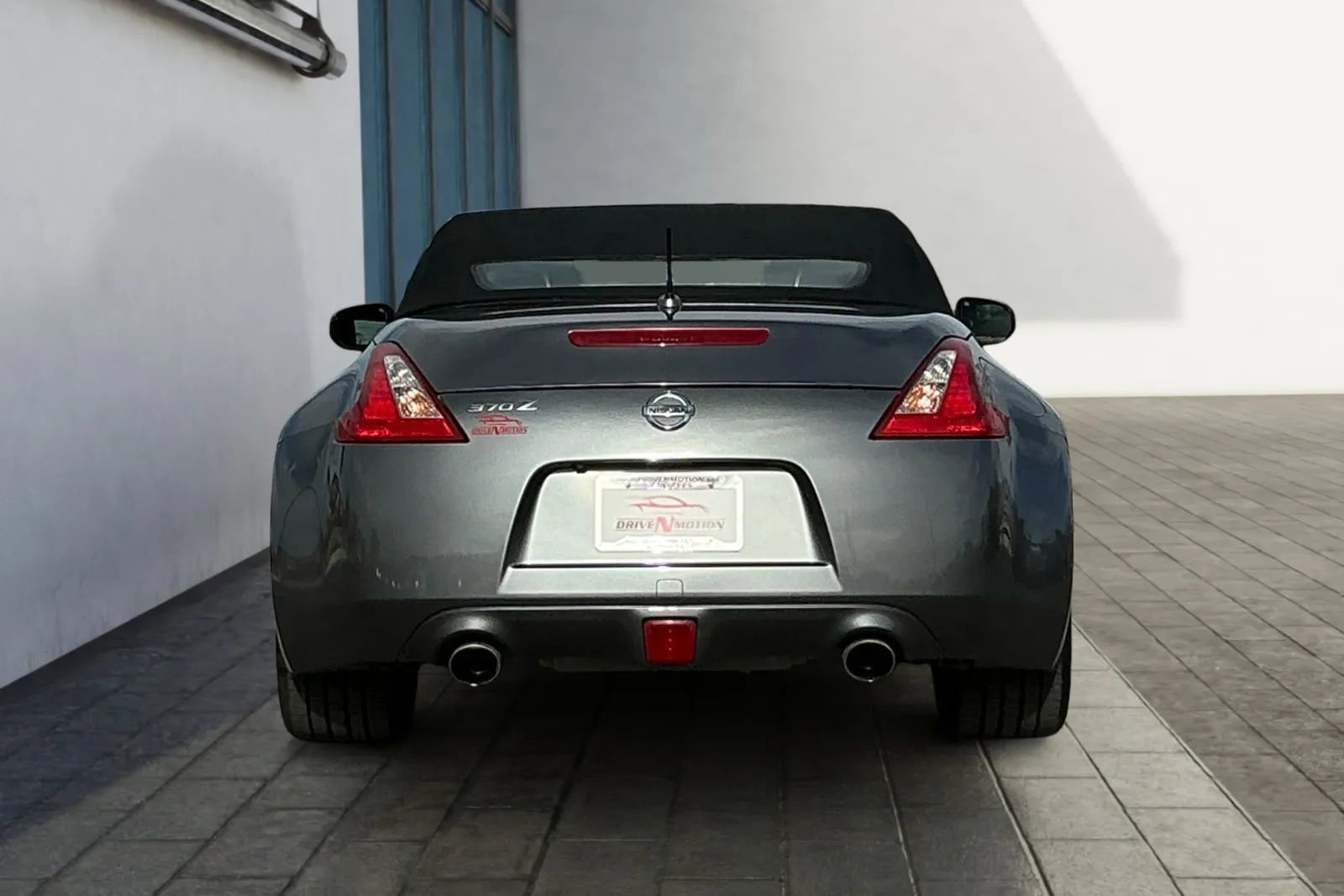 Used 2014 Nissan 370Z Touring w/ Sport Package image 5