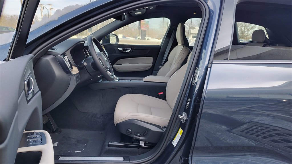 New 2026 Volvo XC60 B5 Plus w/ Climate Package image 7