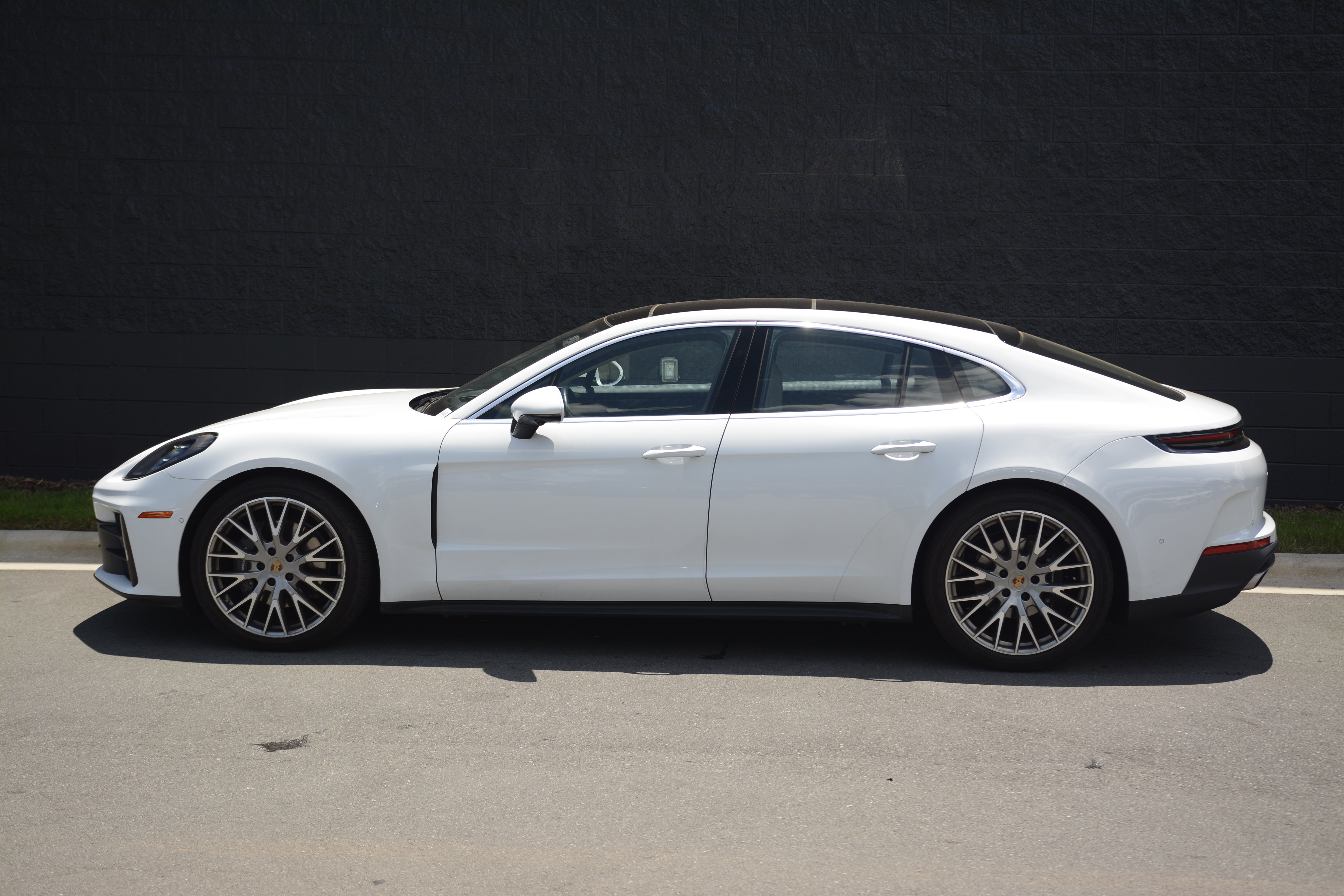 Certified 2024 Porsche Panamera 4 AWD/4WD image 2