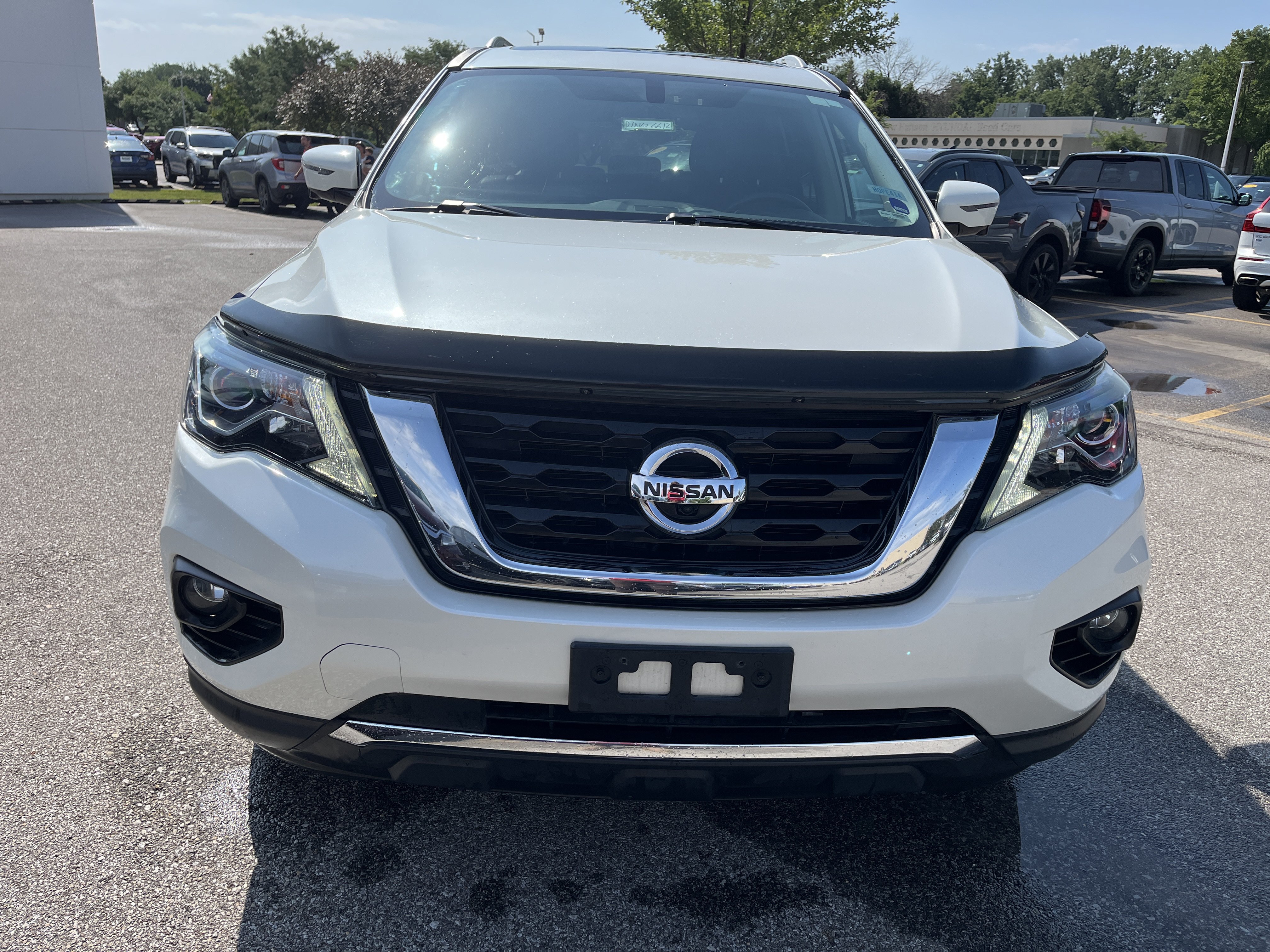 Used 2017 Nissan Pathfinder Platinum w/ Cargo Package AWD/4WD image 9
