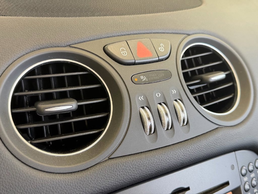 Used 2009 Mercedes-Benz SL 550 image 21