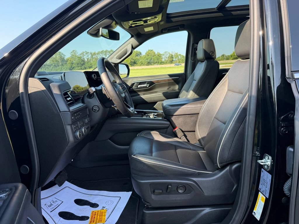 Used 2026 Chevrolet Suburban Premier w/ Sun And Tow Package AWD/4WD image 30