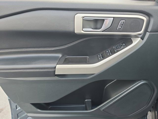 Used 2024 Ford Explorer XLT w/ Equipment Group 202A RWD image 16