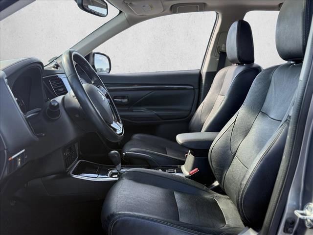 Used 2017 Mitsubishi Outlander SEL image 12