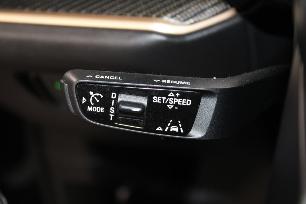 Used 2024 Porsche Cayenne Coupe AWD/4WD image 39