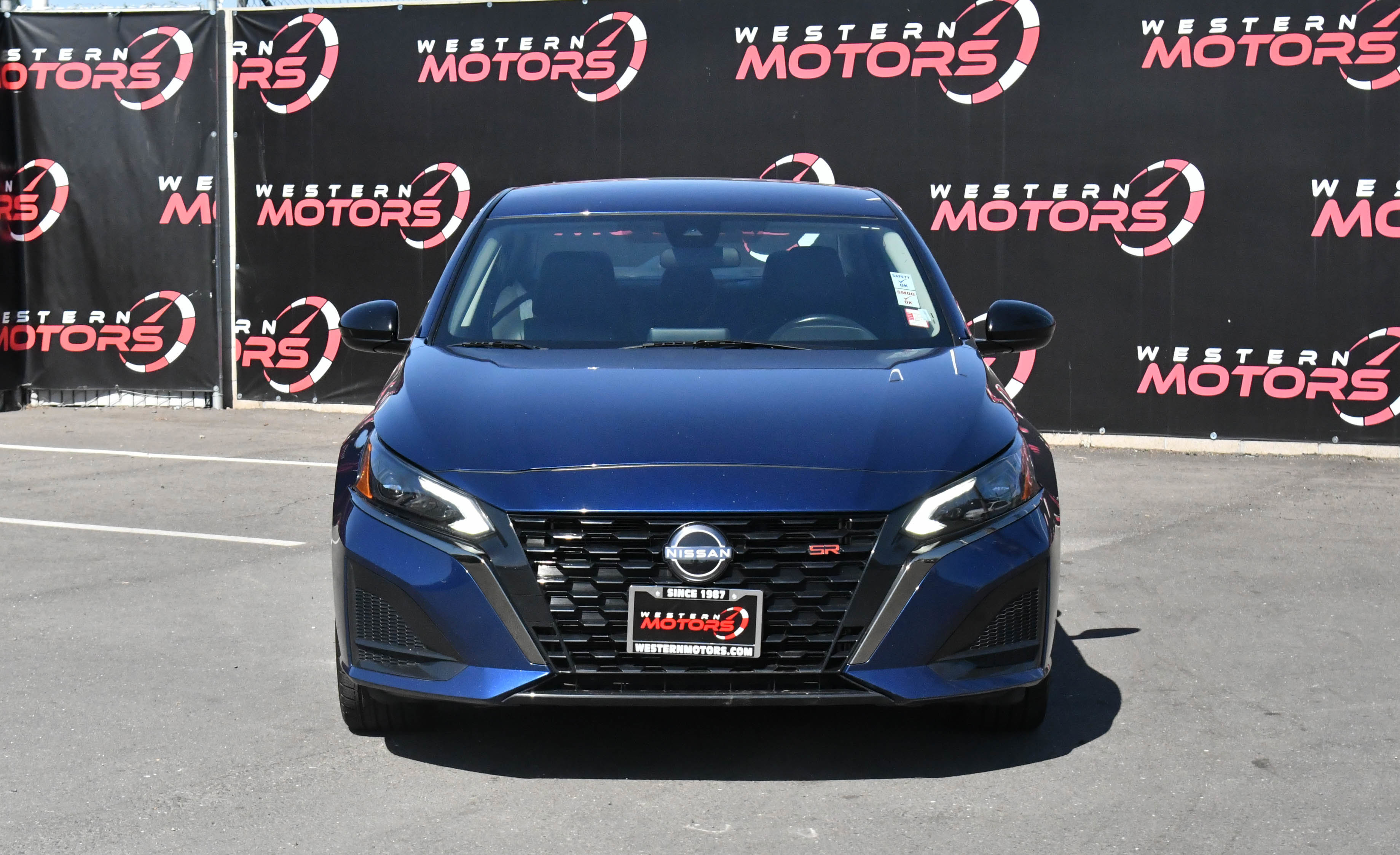 Used 2024 Nissan Altima 2.5 SR FWD image 2