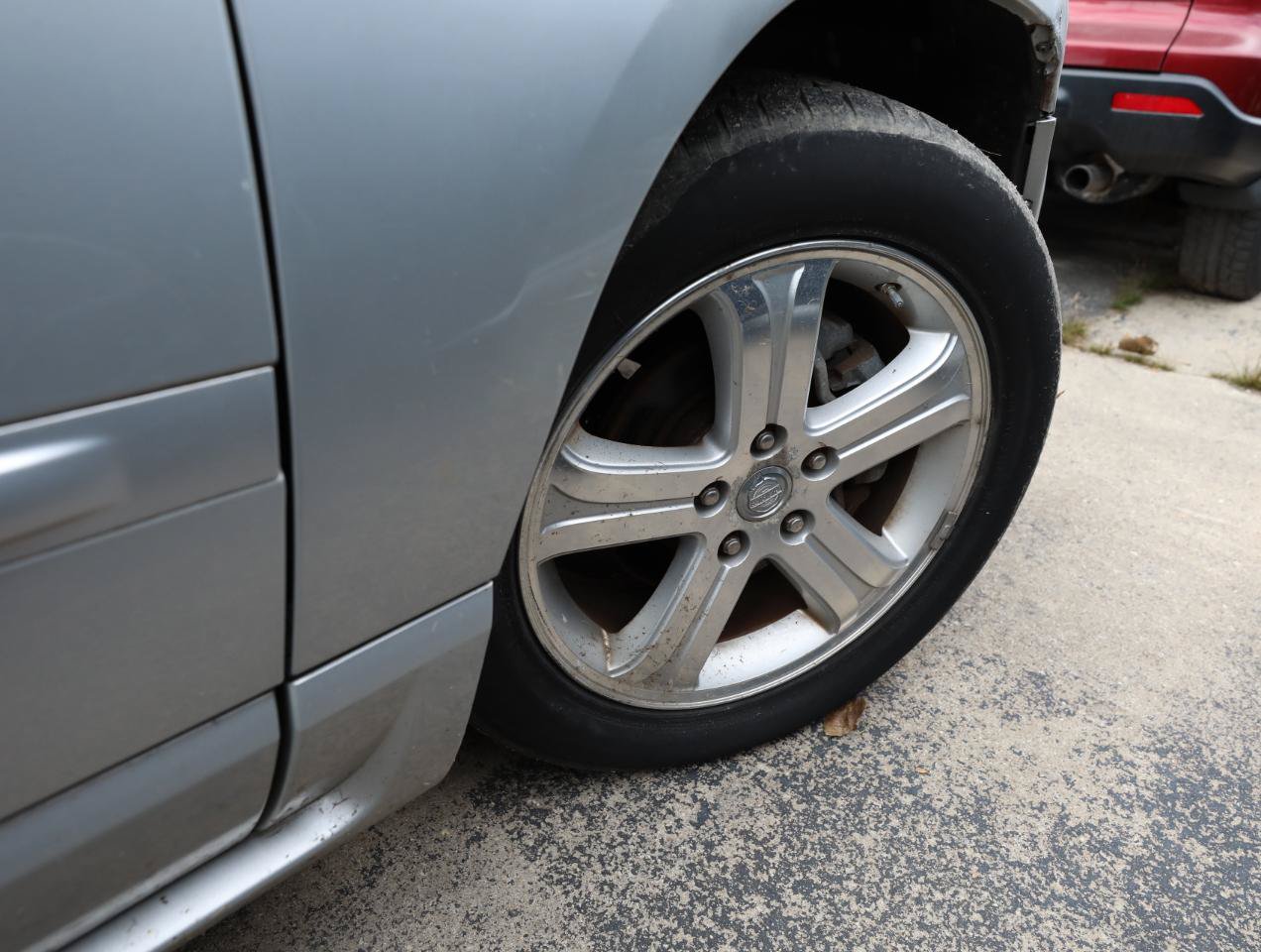 Used 2008 Chrysler Pacifica Touring FWD image 9
