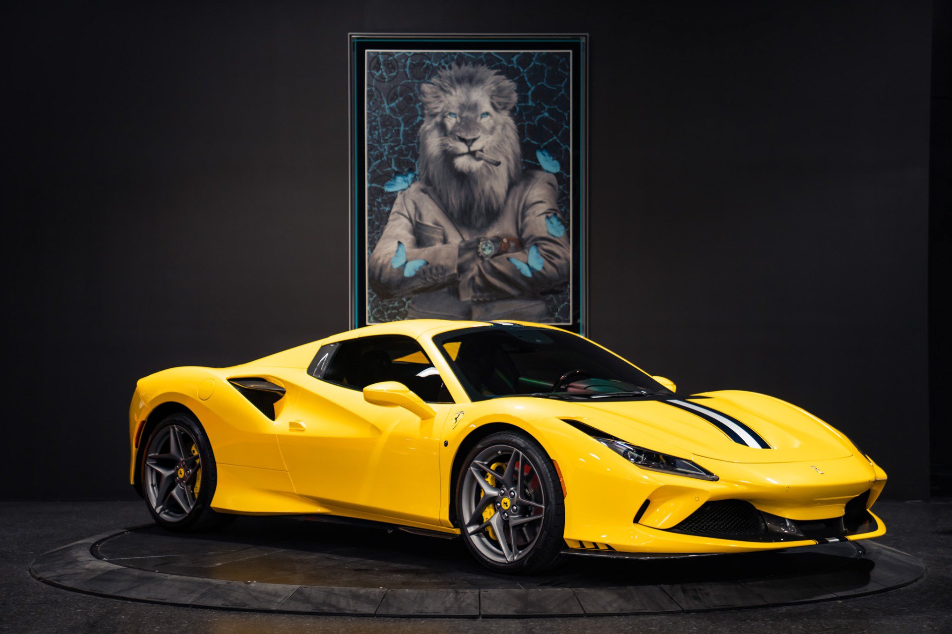 Used 2021 Ferrari F8 Tributo RWD image 3