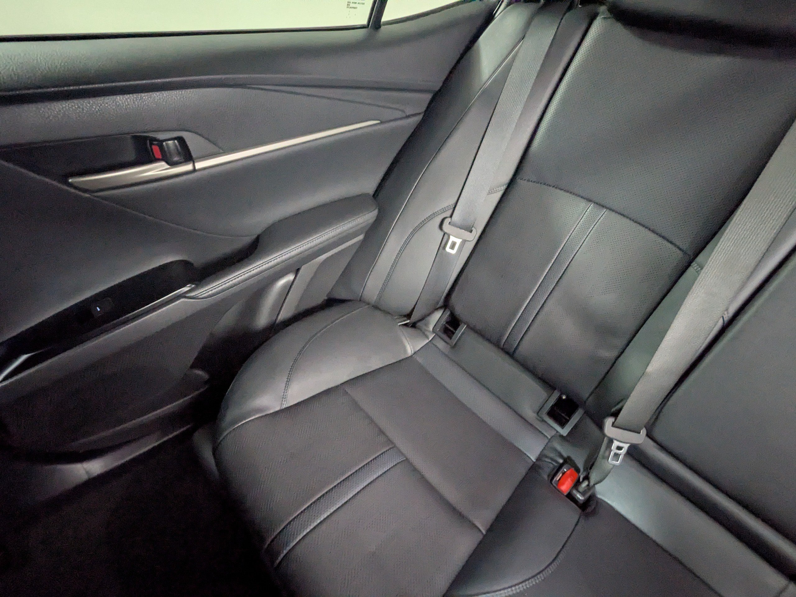Used 2025 Toyota Camry XSE FWD image 12