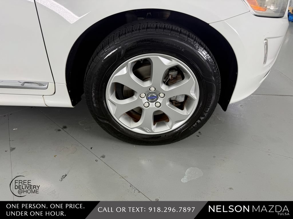 Used 2016 Volvo XC60 T5 w/ Proximity Package FWD image 14