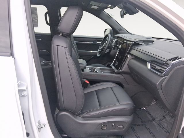 Used 2024 GMC Acadia Elevation image 15