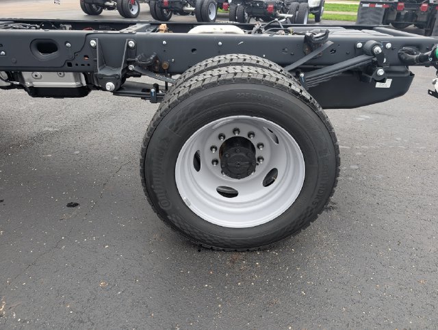 New 2026 Ford F550 4x4 Regular Cab Super Duty image 16