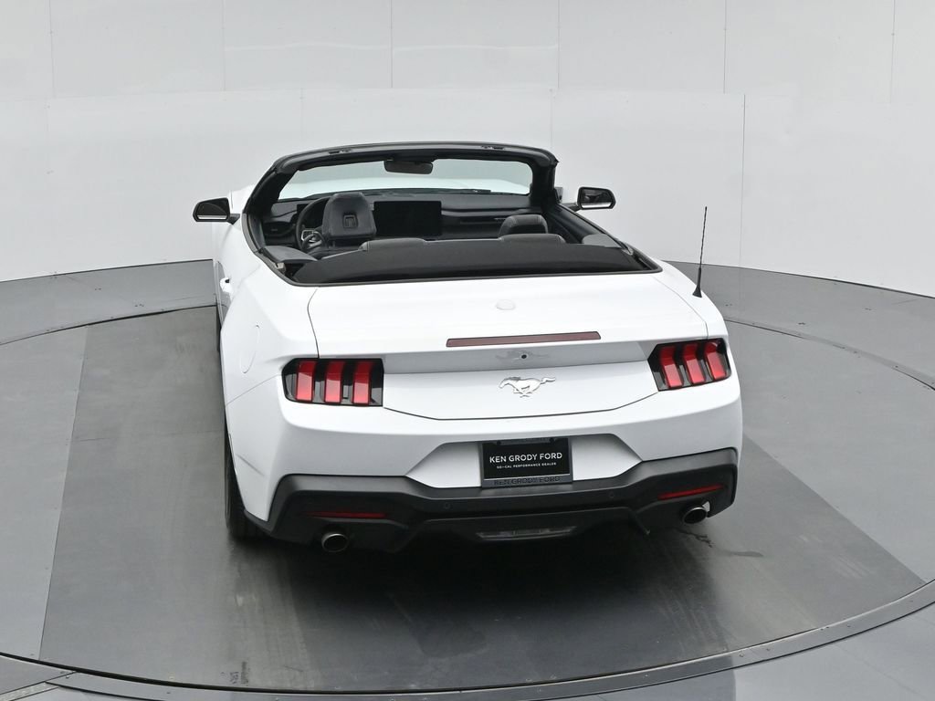 Used 2024 Ford Mustang EcoBoost image 42