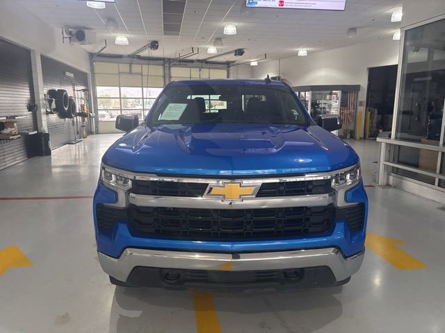 Used 2025 Chevrolet Silverado 1500 LT image 3