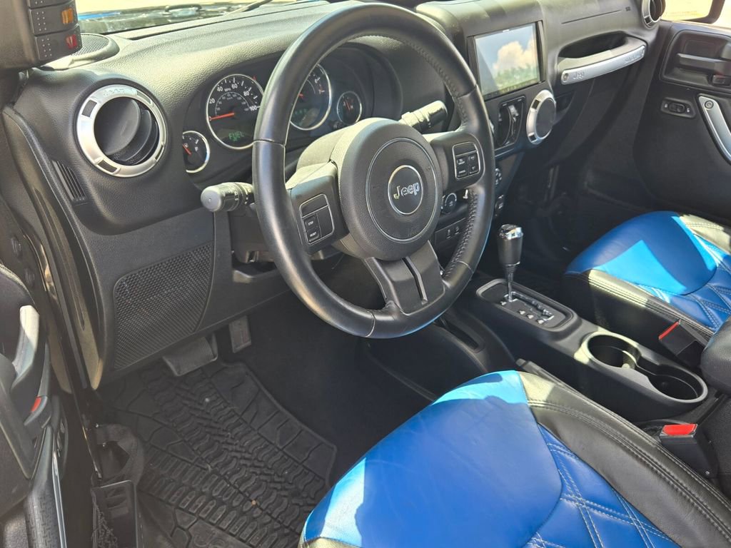 Used 2018 Jeep Wrangler Unlimited Sahara AWD/4WD image 11