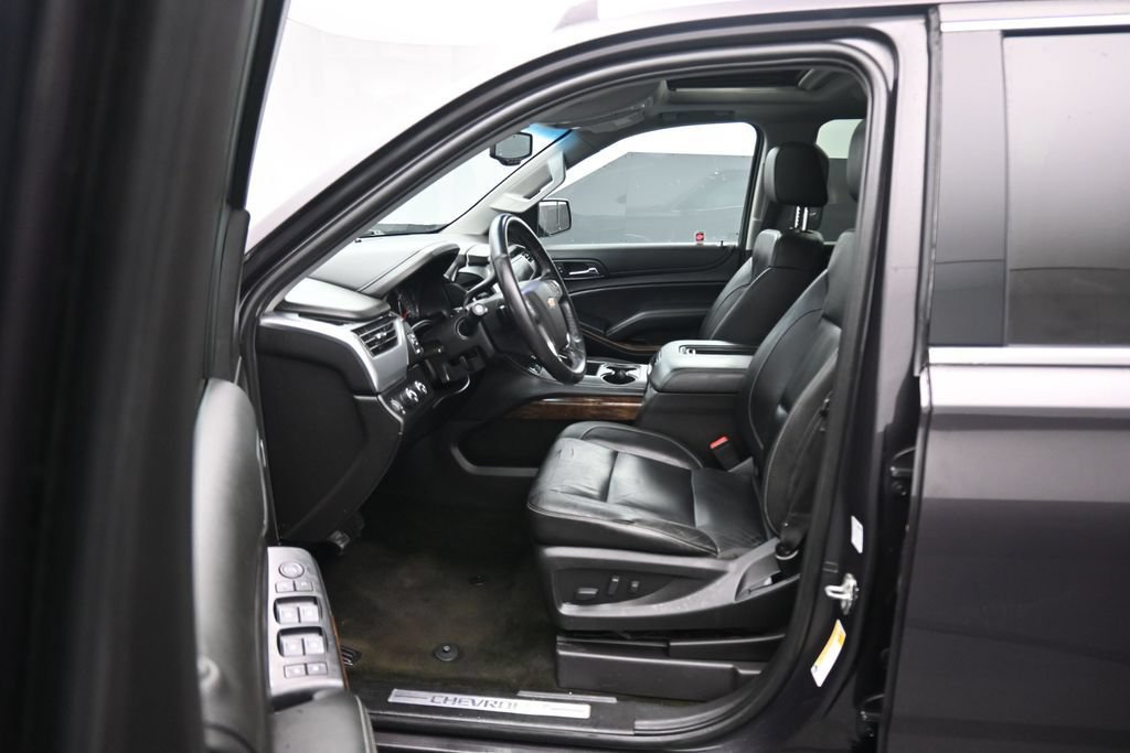 Used 2018 Chevrolet Suburban LT AWD/4WD image 12