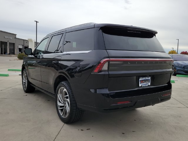 Certified 2025 Lincoln Navigator Reserve AWD/4WD image 5