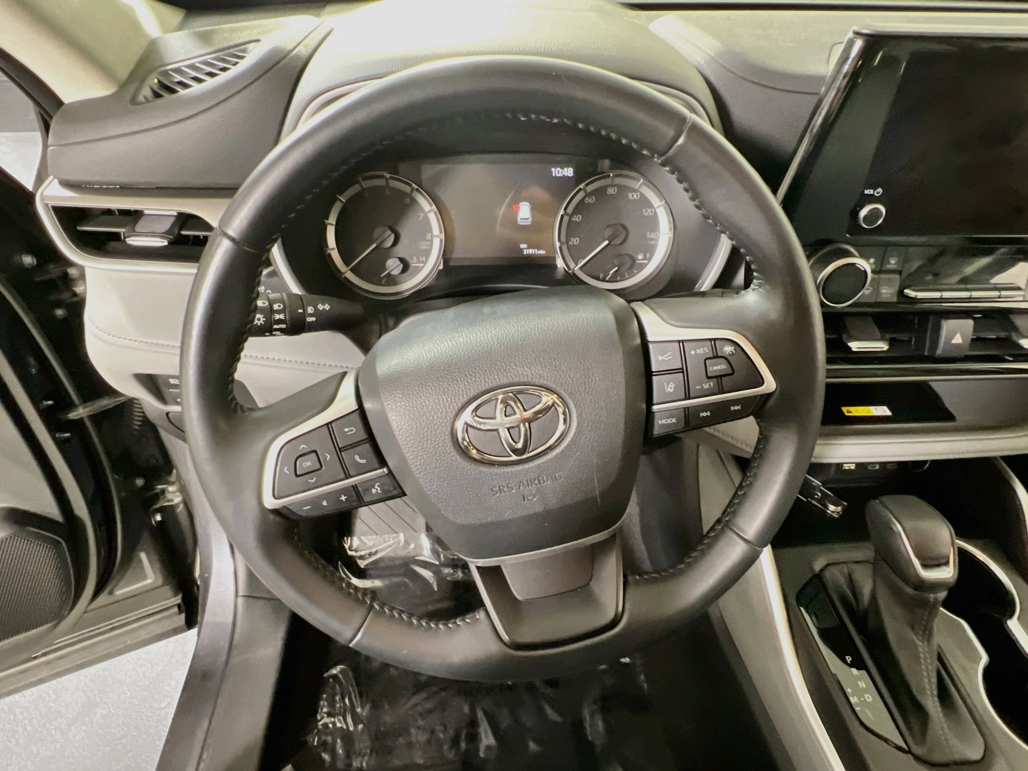 Used 2023 Toyota Highlander XLE AWD/4WD image 11