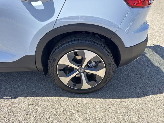 New 2025 Volvo XC40 B5 Core w/ Climate Package image 8