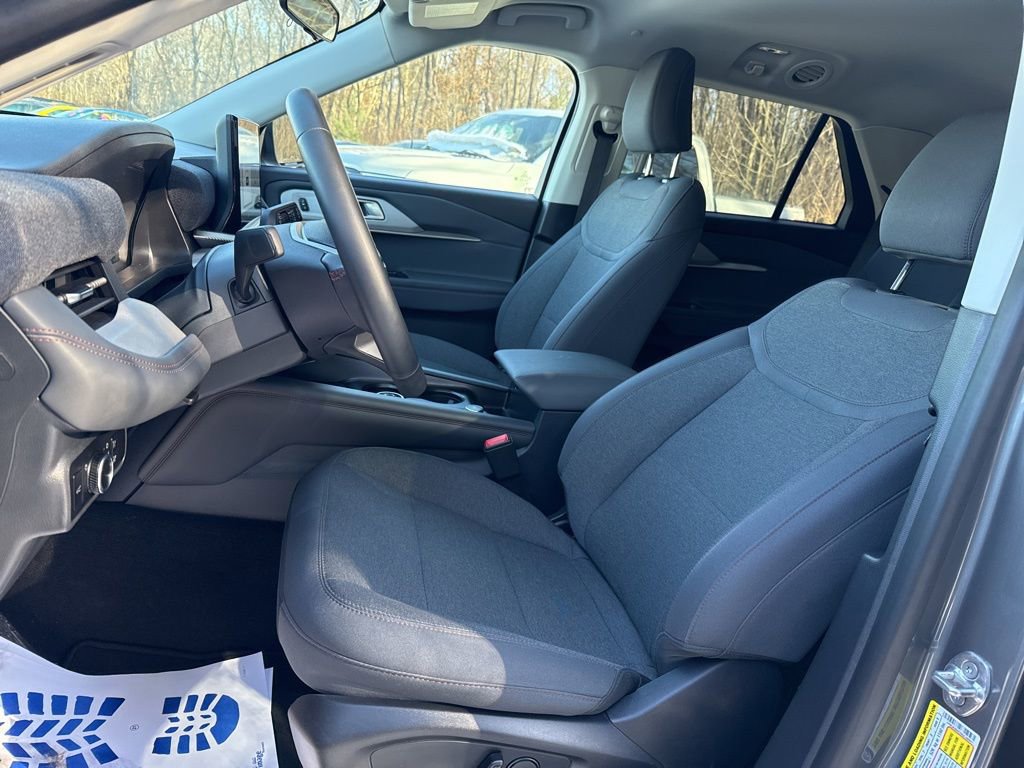 Used 2025 Ford Explorer Active image 14