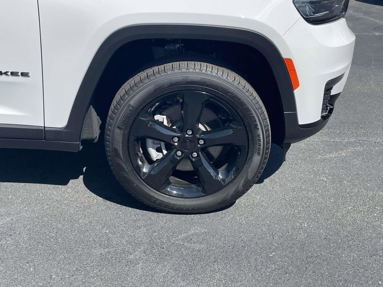 New 2025 Jeep Grand Cherokee L Limited w/ Black Appearance Package image 40