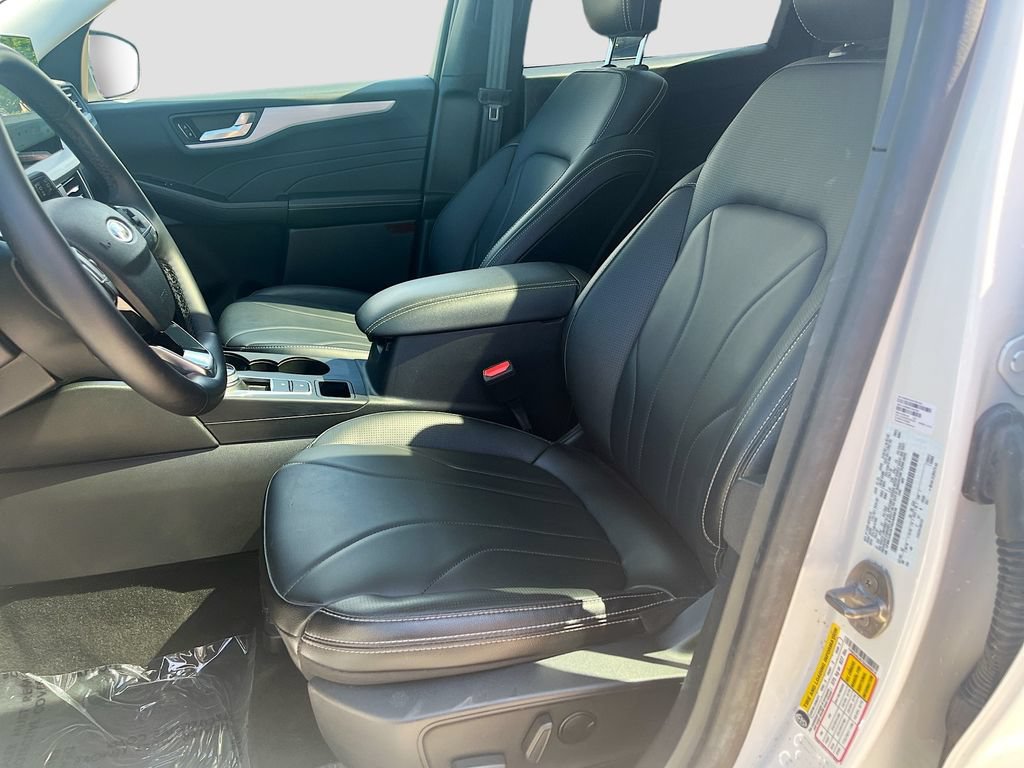 Used 2025 Ford Escape Platinum w/ Premium Technology Package AWD/4WD image 22