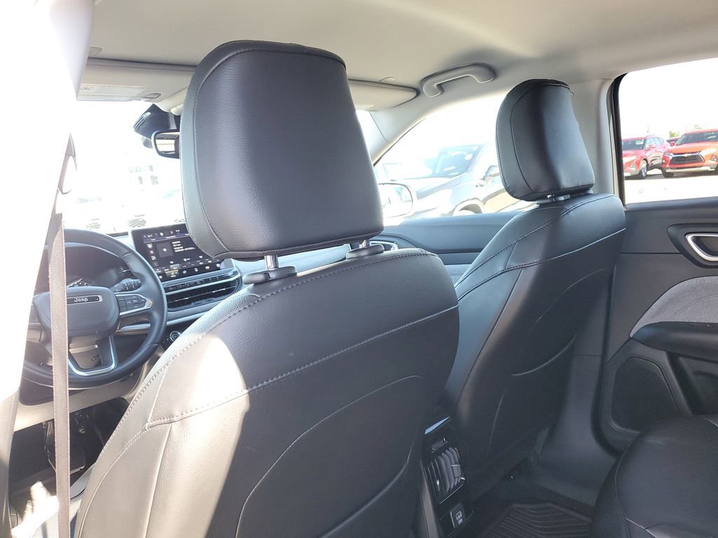 Used 2022 Jeep Compass Latitude image 30