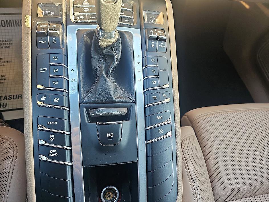 Used 2021 Porsche Macan image 26