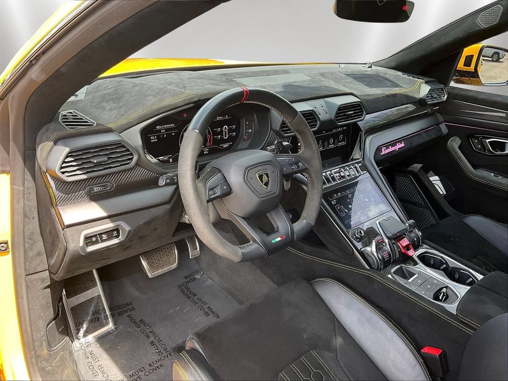 Used 2023 Lamborghini Urus Performante AWD/4WD image 16