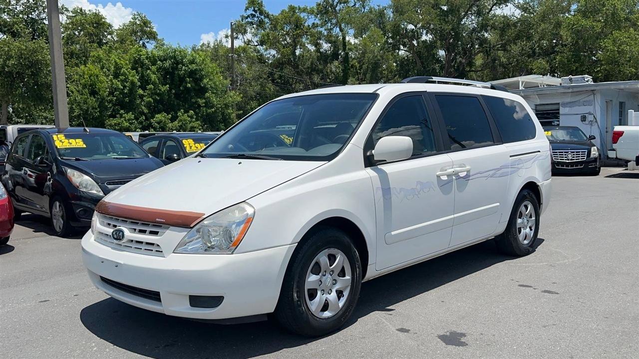 Used 2009 Kia Sedona LX FWD image 2