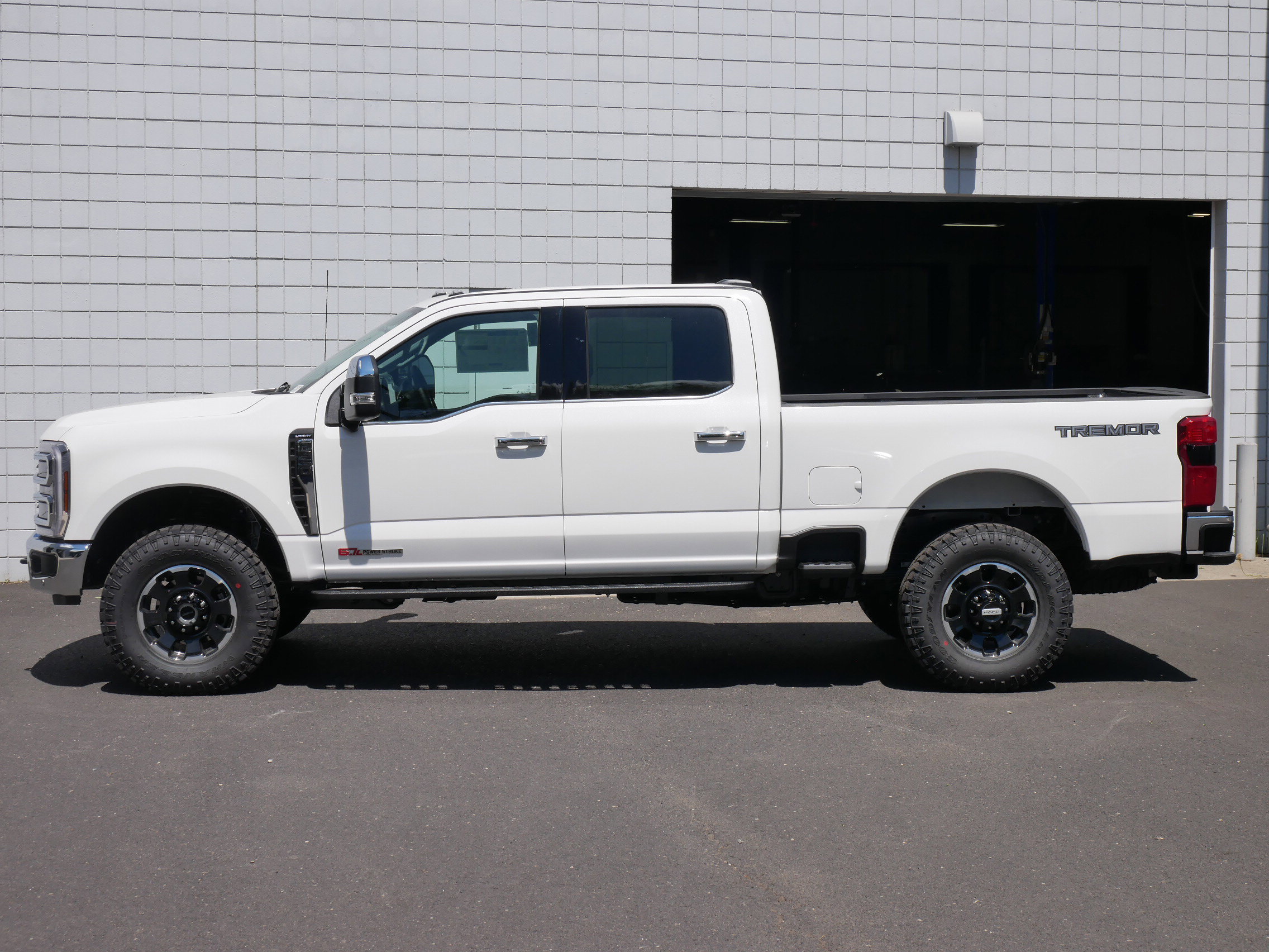 New 2025 Ford F350 Lariat w/ Lariat Ultimate Package image 21
