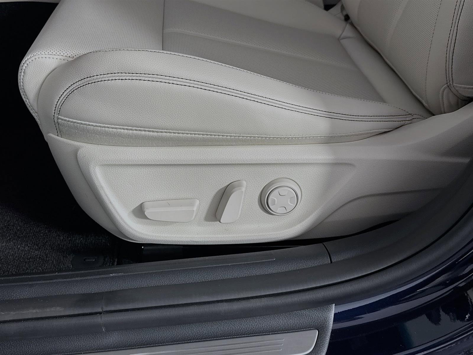 New 2026 Genesis G70 2.5T RWD image 20