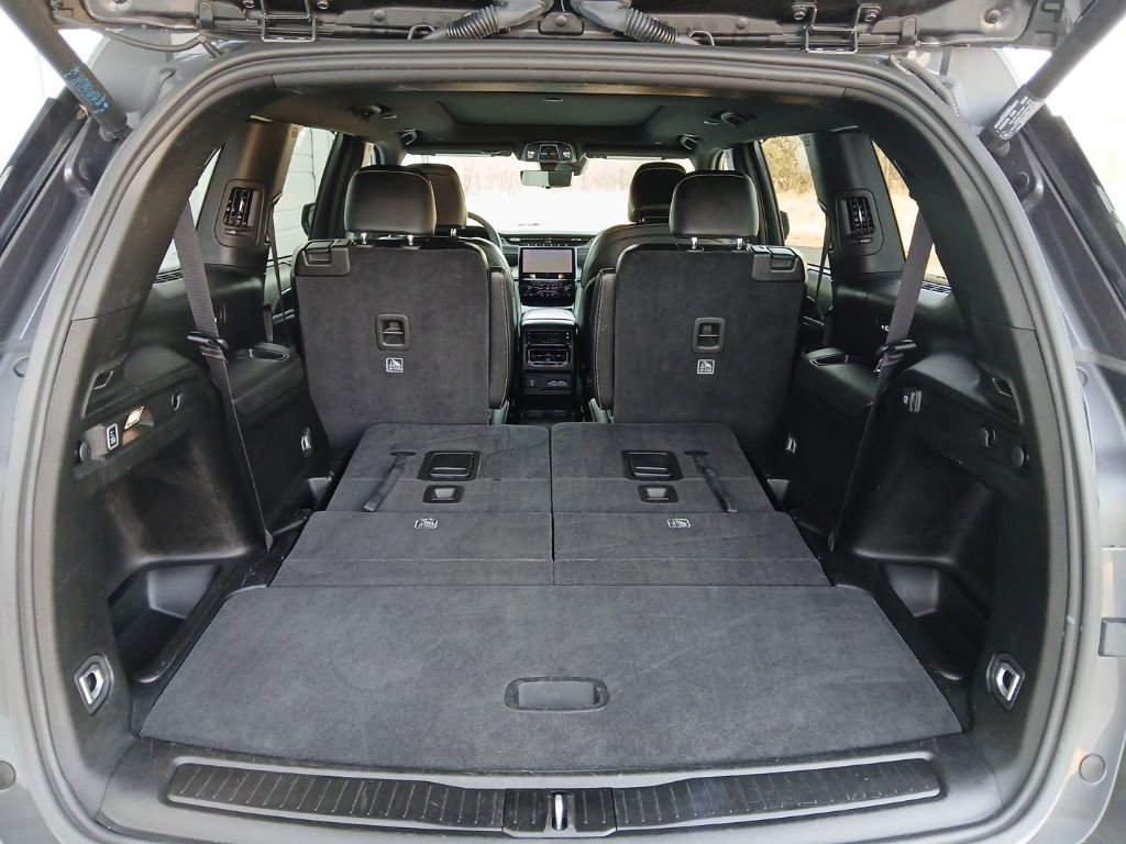 Used 2024 Jeep Grand Cherokee L Limited w/ Luxury Tech Group II image 40