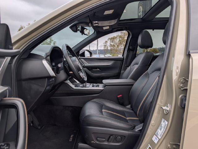 Used 2025 MAZDA CX-70 Plug-In Hybrid w/ Premium Plus AWD/4WD image 14