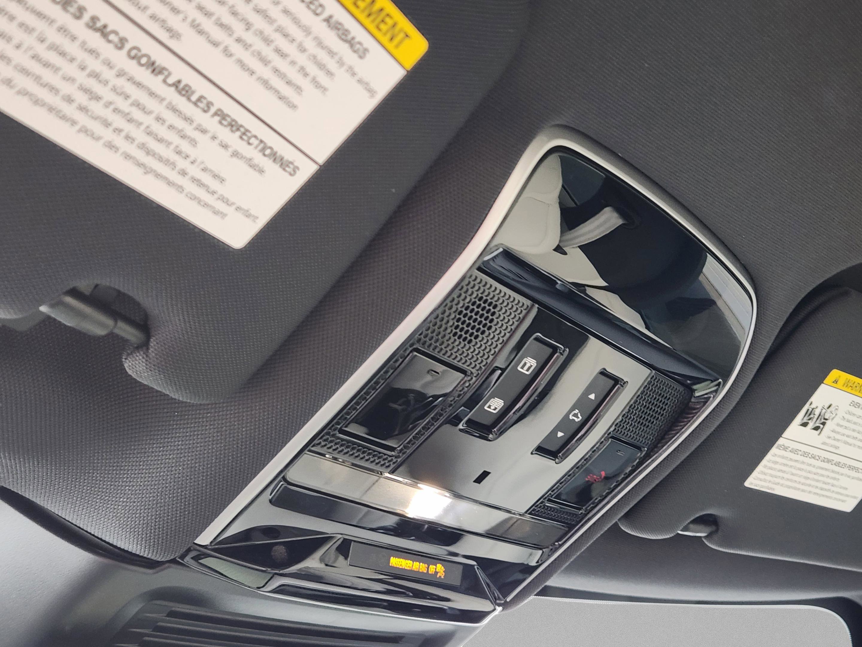 Certified 2025 Land Rover Range Rover SE image 21