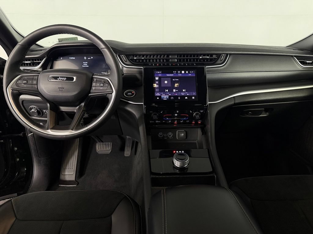 Certified 2025 Jeep Grand Cherokee L Laredo RWD image 14