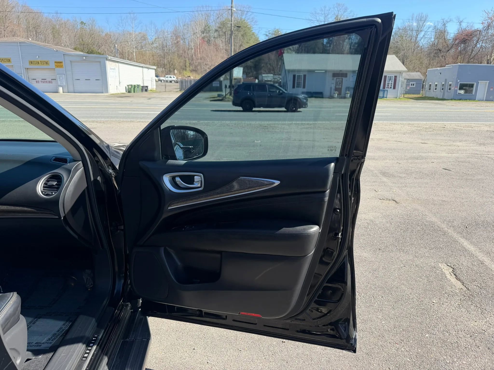 Used 2014 INFINITI QX60 AWD w/ Premium Plus Package image 15